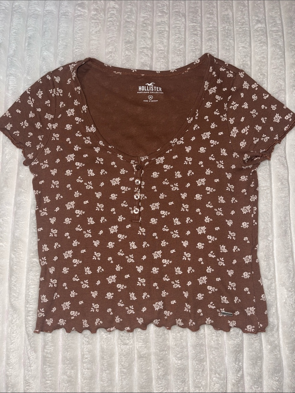 Hollister Brown Floral Ribbed Henley Crop Tee | Size Medium